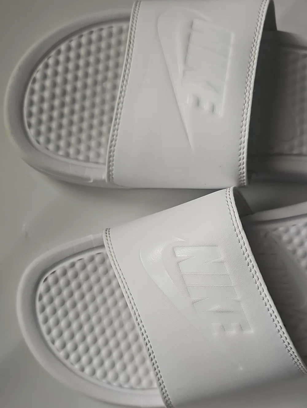 Make AN OFFER! Nike Benassi JDI Womens Size 7 Slide Triple White Slip On